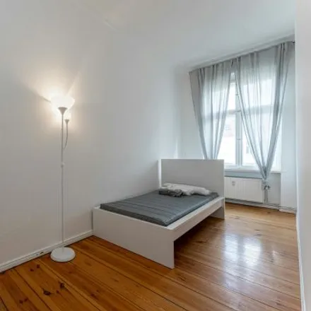 Rent this 1 bed room on Boxi Spätshop in Boxhagener Straße, 10245 Berlin