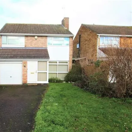 Rent this 3 bed house on Oxted Rise in Oadby, LE2 5WG