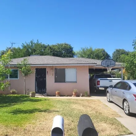 Buy this 3 bed house on 476 West Pinedale Avenue in Fresno, CA 93650