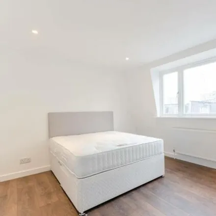 Rent this 2 bed apartment on Homer Street in London, W1H 4NP