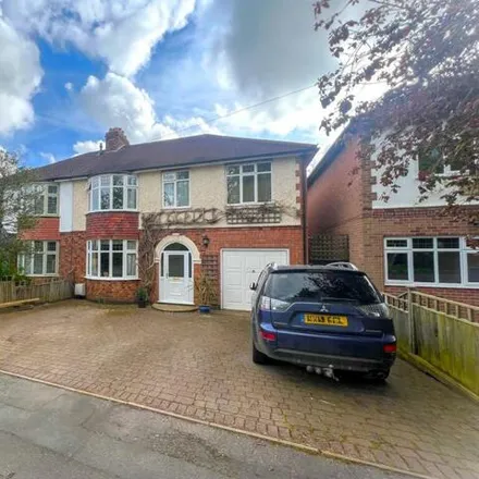 Buy this 5 bed duplex on Walker Road in Birstall, LE4 3BN