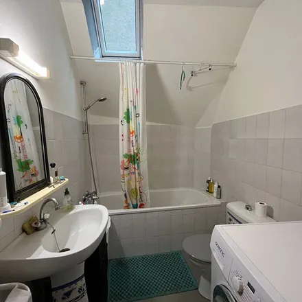 Rent this 3 bed apartment on 30 Rue des Réguaires in 29000 Quimper, France