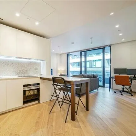 Image 6 - White City House, 2 Wood Crescent, London, W12 7FR, United Kingdom - Room for rent