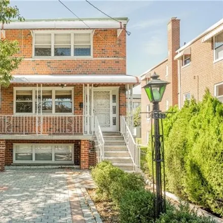 Image 1 - 2423 Woodhull Avenue, New York, NY 10469, USA - House for sale