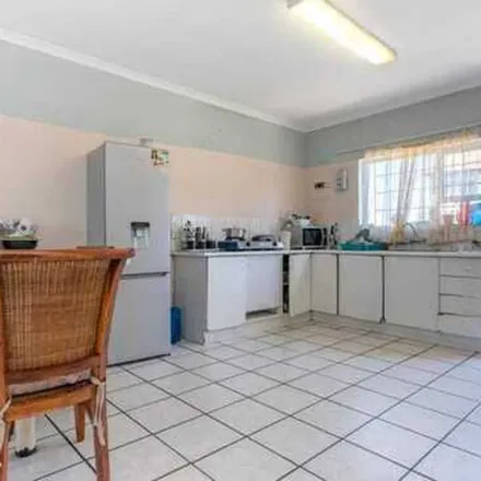 Image 4 - Oak Avenue, Cape Town Ward 62, Cape Town, 7800, South Africa - Apartment for rent