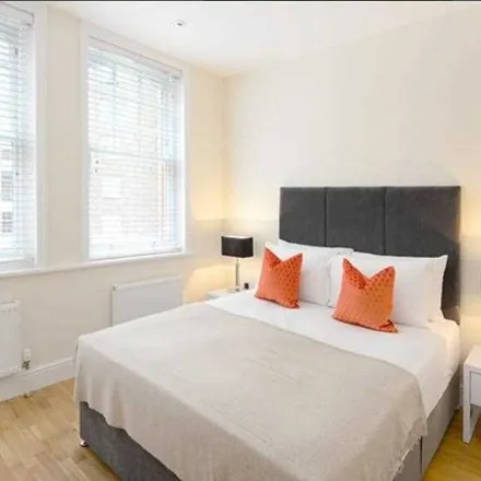 Rent this 3 bed apartment on Premier Inn in 255 King Street, London
