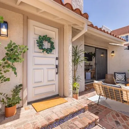 Image 1 - 6299 Nita Avenue, Los Angeles, CA 91367, USA - House for sale