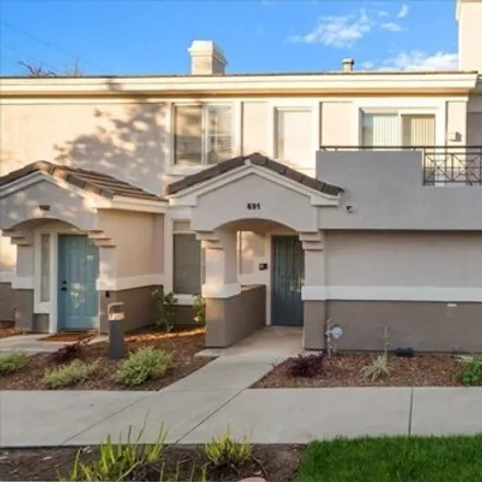 Image 2 - 7536 Longstreet Lane, Fontana, CA 92336, USA - Condo for sale