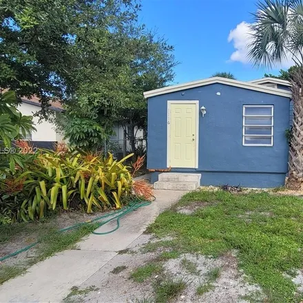 Buy this 2 bed house on 1110 Northeast 5th Avenue in Fort Lauderdale, FL 33304