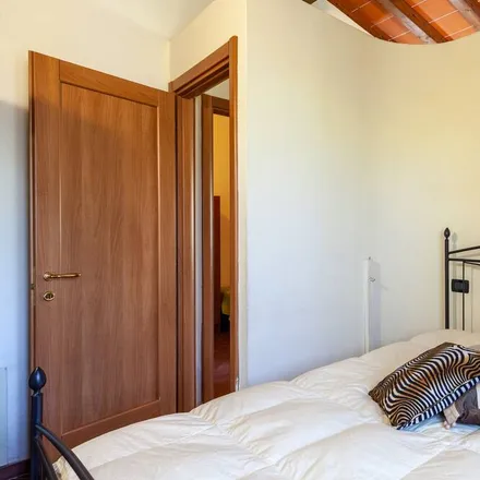 Rent this 2 bed house on Massa Centro in Piazza IV Novembre, 54100 Massa MS