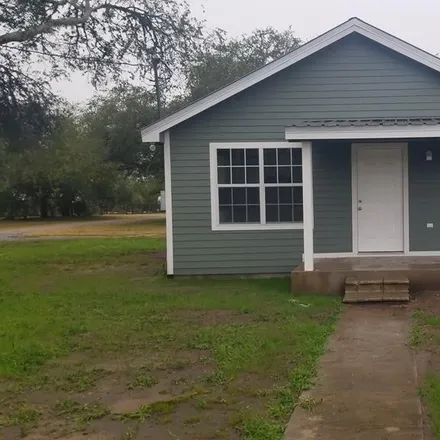 Buy this 1 bed house on 601 South Hillside Drive in Beeville, TX 78102