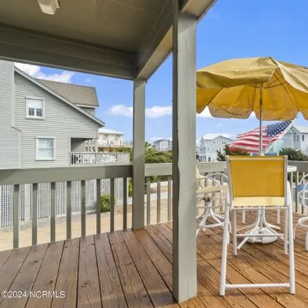 Image 8 - 2172 Ocean Boulevard, Topsail Beach, Pender County, NC 28445, USA - Townhouse for sale