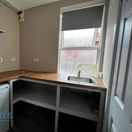 Rent this studio apartment on 24 Foxhall Road in Nottingham, NG7 6NA