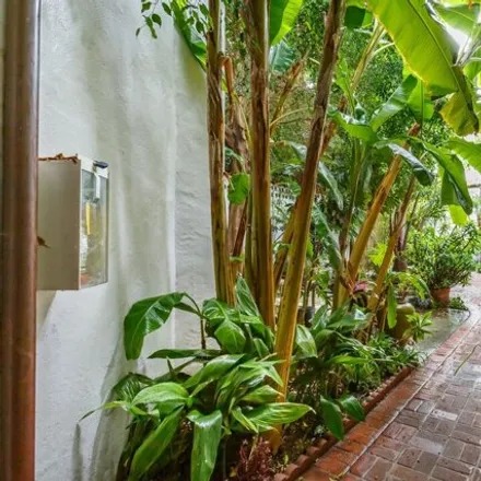 Image 7 - Patio Del Moro, Fountain Avenue, West Hollywood, CA 90046, USA - Townhouse for rent