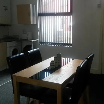 Image 5 - DHM Properties, Ashville Grove, Leeds, LS6 1LU, United Kingdom - Townhouse for rent