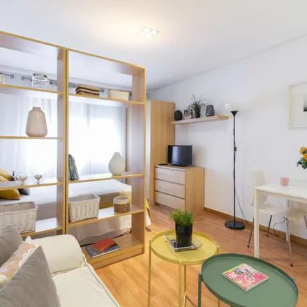 Image 2 - Madrid, La Saeta, Calle de Lagasca, 28001 Madrid - Apartment for rent