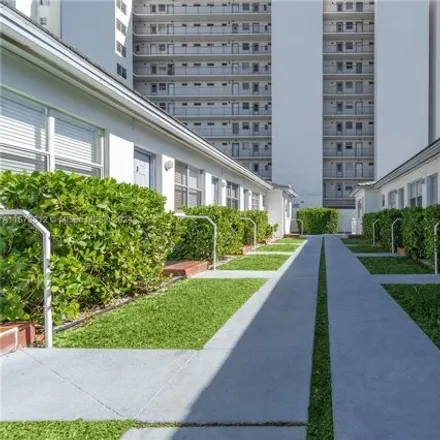 Image 3 - 7821 Carlyle Avenue, Atlantic Heights, Miami Beach, FL 33141, USA - Apartment for rent