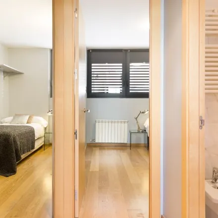 Image 6 - Carrer de Montmany, 22, 08012 Barcelona, Spain - Apartment for rent