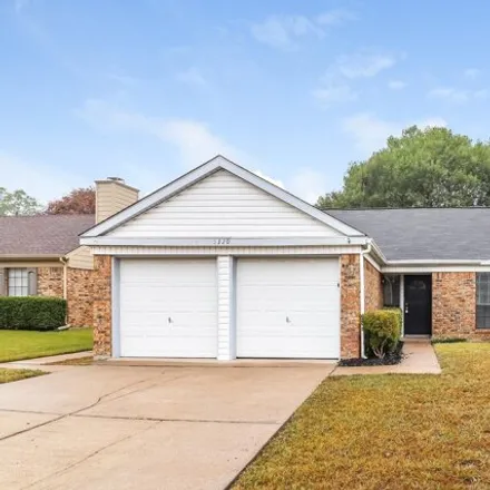 Rent this 3 bed house on 5340 Buckner Drive in Flower Mound, TX 75028