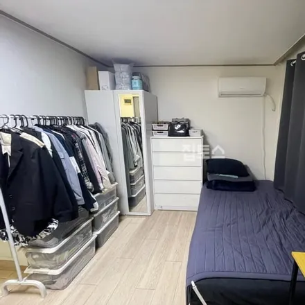 Rent this studio apartment on 서울특별시 강남구 청담동 62-23