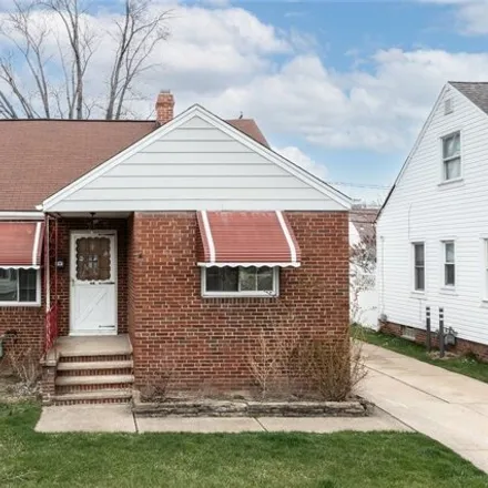 Buy this 3 bed house on 409 East 322nd Street in Willowick, OH 44095