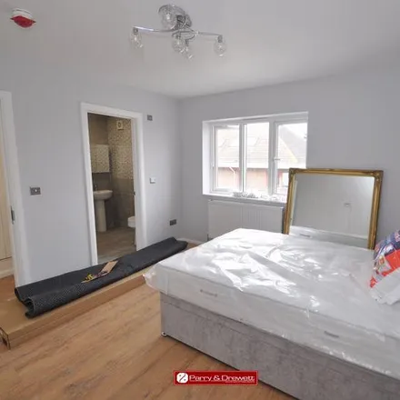 Rent this 1 bed room on 353 in 353A West Barnes Lane, London