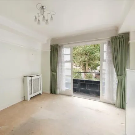 Image 4 - Winchester Court, Vicarage Gate, London, W8 4HA, United Kingdom - Apartment for sale