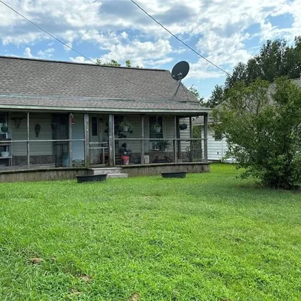 Buy this 3 bed house on Hughes Street in Collinsville, Grayson County