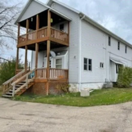 Image 2 - 299 South Warrington Avenue, Cecil, Shawano County, WI 54111, USA - Duplex for sale