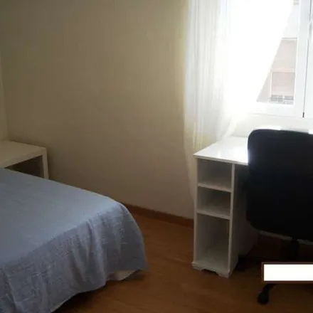 Image 8 - Paseo de Fernando El Católico, 64, 50009 Zaragoza, Spain - Apartment for rent