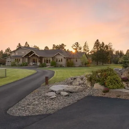Buy this 6 bed house on 20040 Tumalo Rd in Bend, Oregon