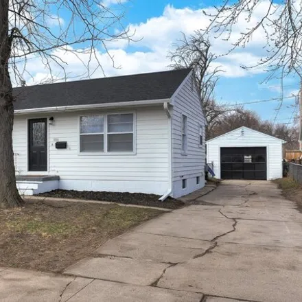 Buy this 3 bed house on 3020 Avenue J in Council Bluffs, IA 51501