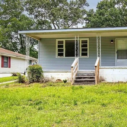 Rent this 3 bed house on 622 Sharon Boulevard in Dora, Walker County
