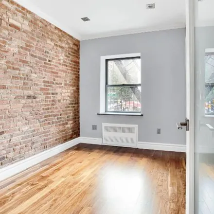 Image 3 - 939 2nd Avenue, New York, NY 10022, USA - Apartment for rent