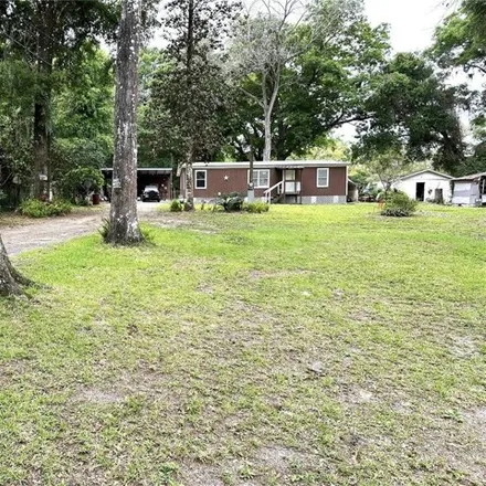 Buy this studio apartment on 8418 County Road 643 in Bushnell, Sumter County