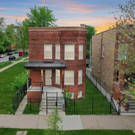 Buy this 9 bed house on 3622 West Franklin Boulevard in Chicago, IL 60624