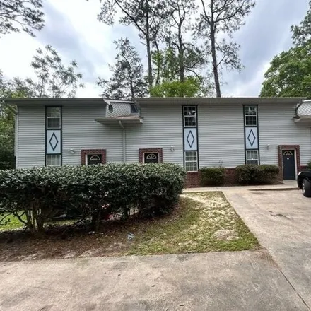 Rent this 2 bed townhouse on West Tharpe Street and Trimble Road in West Tharpe Street, Tallahassee
