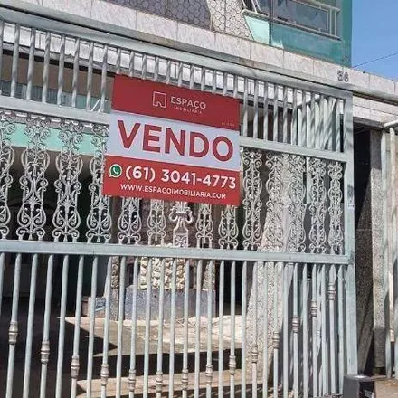 Buy this 5 bed house on QN 5 Conjunto 17 e 19 in Colônia Agrícola Sucupira, Riacho Fundo - Federal District