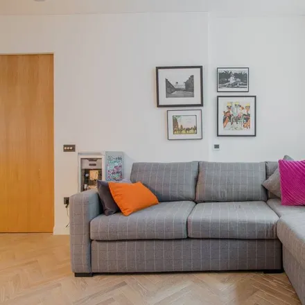 Image 2 - London, WC2N 6AR, United Kingdom - Apartment for rent