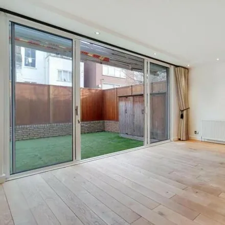 Image 7 - Meadowbank, Primrose Hill, London, NW3 3AY, United Kingdom - House for rent