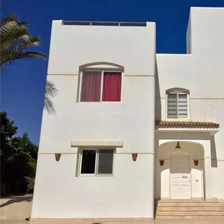 Buy this 4 bed house on South Golf