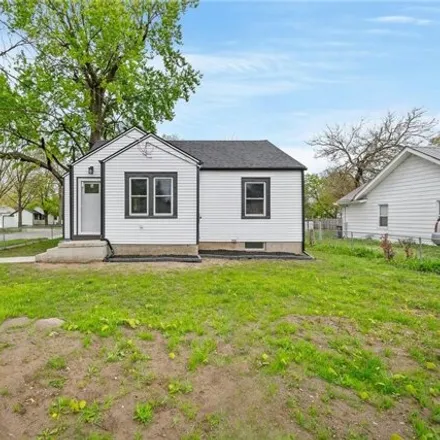 Buy this 3 bed house on 678 East 27th Street in Des Moines, IA 50317