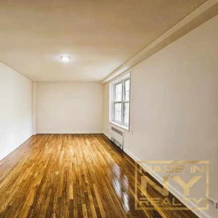 Image 4 - 140-35 Burden Crescent, New York, NY 11435, USA - Apartment for rent