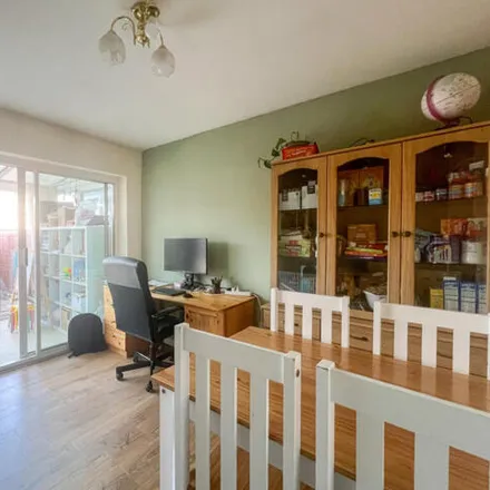 Image 5 - 7 Martin Close, Patchway, BS34 5RP, United Kingdom - Duplex for sale