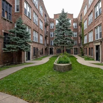 Buy this studio house on 4220-4228 South Michigan Avenue in Chicago, IL 60653