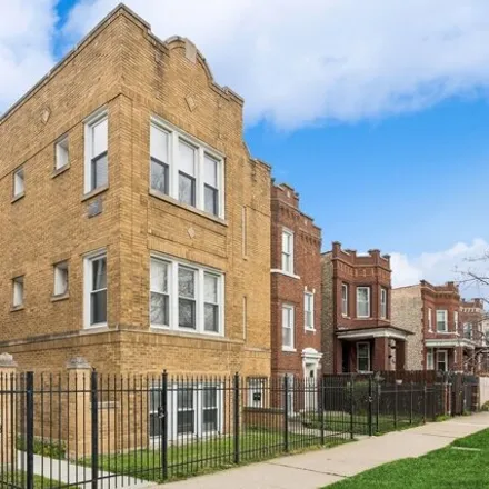 Image 2 - 4336 West Kamerling Avenue, Chicago, IL 60651, USA - House for sale