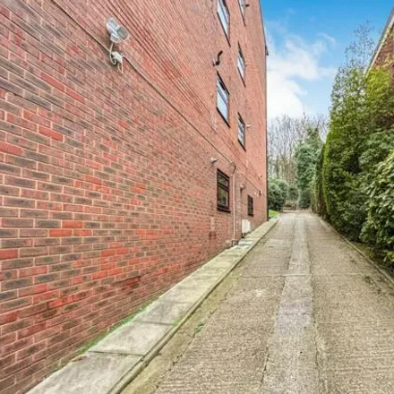 Image 6 - Baronsclere Court, Avenue Road, London, N6 5DW, United Kingdom - Apartment for sale
