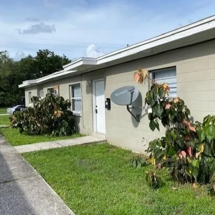 Rent this 2 bed house on West Anderson Street and Glenn Alley in Anderson Street, Orlando