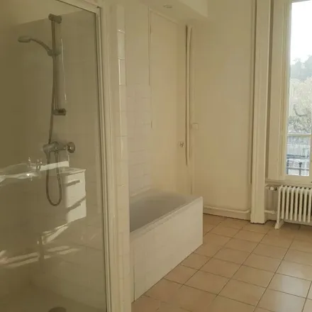 Image 3 - 7 Quai Maréchal Joffre, 69002 Lyon, France - Apartment for rent