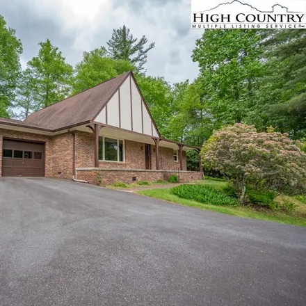 Buy this 3 bed loft on 488 Blairmont Drive in Boone, NC 28607
